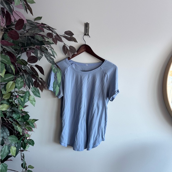 Lululemon Casual purple Gray Short Sleeve Top - Picture 2 of 3